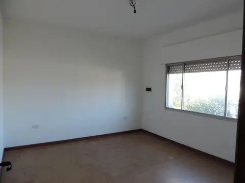 Casa - Venta - Argentina, Quilmes - juan B justo 1000