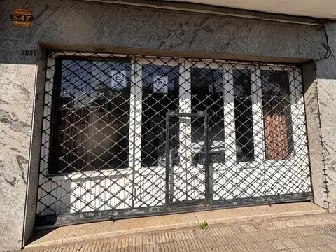 VENTA DE LOCAL A LA CALLE-A MTS DEL CRUCE ALBERDI