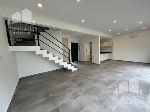 Casa en Venta en Barrio Parque Leloir, USD 250.000