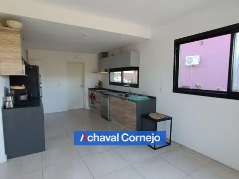 VENTA Casa una planta en Vistas, Puertos (3 dormitorios, dependencia y pileta)