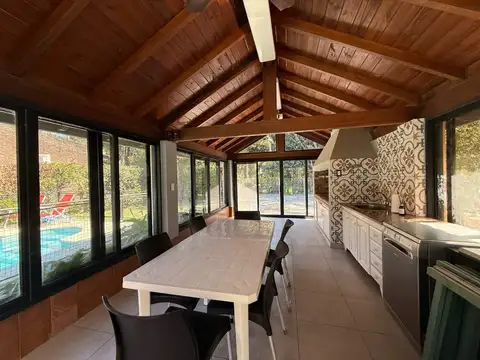 Casa 3 ambientes con 2 baños