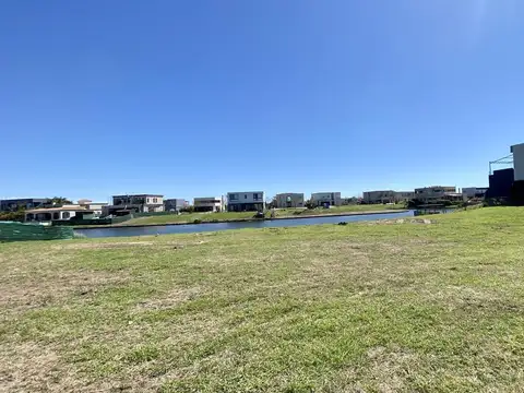 Barrio Ceibos, Puertos del lago al 100