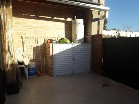 Edificio | Av. Pres. Arturo U. Illia  al 400