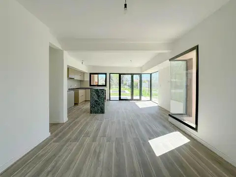 Casa a estrenar 2 Dormitorios Galería con parrillero, Jardin y Pileta