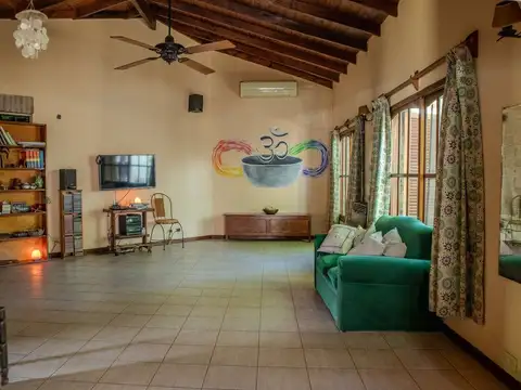 Venta Casa en amplio lote