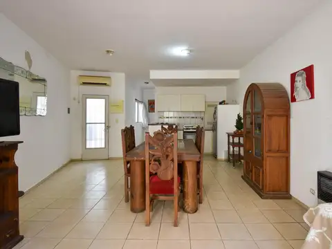 Depto Tipo Casa 3 ambientes con 2 baños