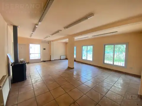 Venta local comercial en  colectora norte, ruta 8, km 73, barrio los Pinos. Exaltacion de la Cruz