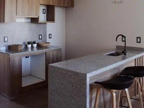 Casa 4 ambientes con 2 baños