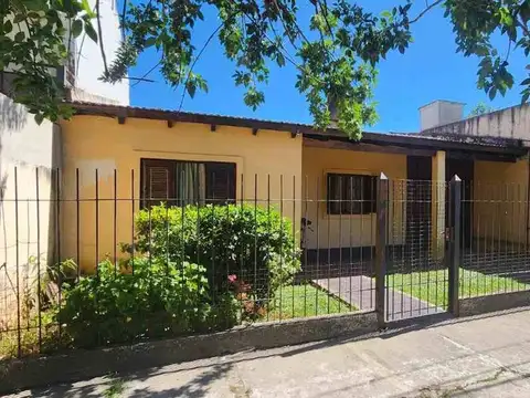Casa en Venta Barrio America, Reconquista