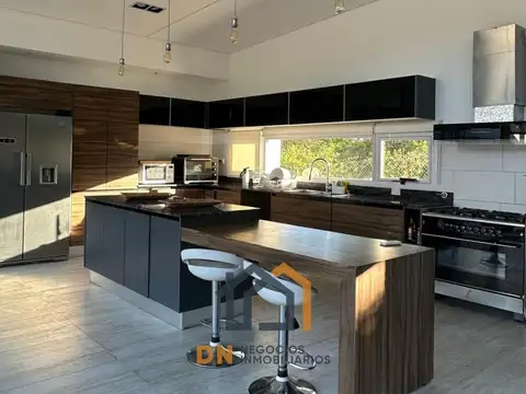 ALQUILER HERMOSA CASA  AMOBLADA LA ARBOLADA HOLLYWOOD