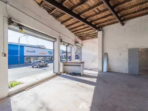 ALQUILA Galpón/Depósito/Local AGUADA sobre Avenida