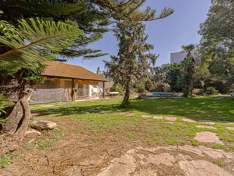 Terreno en Venta en Villa Luzuriaga, USD 900.000