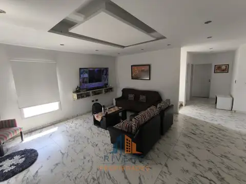 Casa en Venta con 8 cocheras