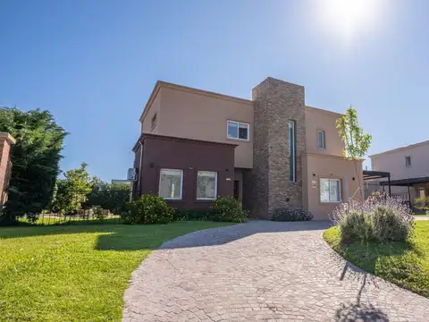 Casa en Venta en Haras Santa Maria, USD 335.000