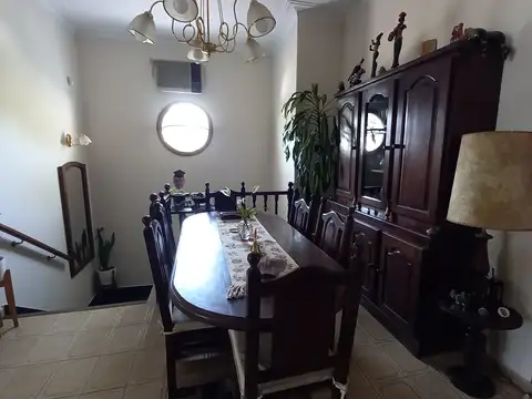 Depto Tipo Casa en Venta en Villa del Parque, USD 235.000