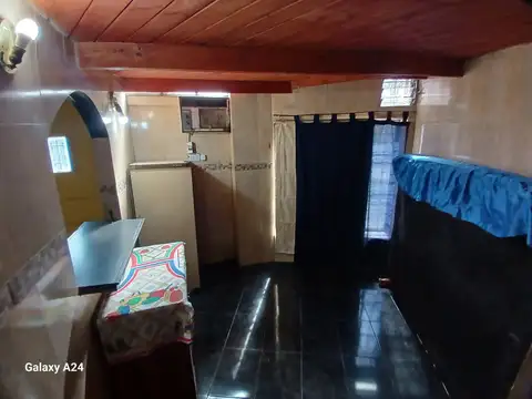 Depto Tipo Casa en Alquiler en Caseros, $ 250.000