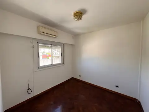 Departamento 3 Ambientes – 3° Piso por Escalera – a m del Blvd. Incas y Cerca de Belgrano R