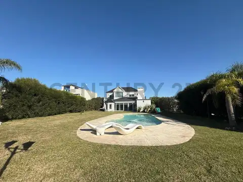 Venta de Casa 4 AMBIENTES Fondo Laguna en Santa Rita, San Vicente