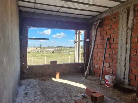 Casa 4 ambientes con 1 baño