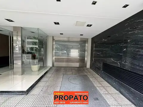 Cochera fija descubierta en planta baja con portón automático en excelente ubicación sin expensas!