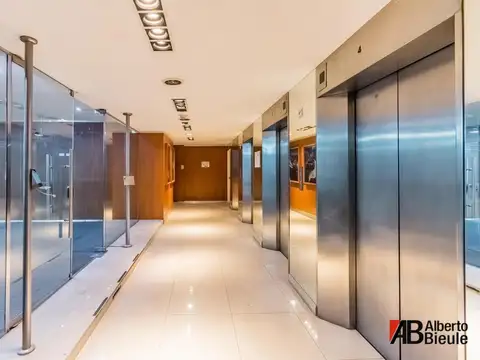 Oficina en Alquiler con 7 cocheras