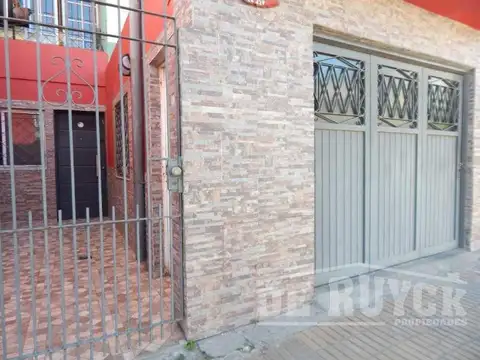 Casa PH en Venta en Quilmes Oeste