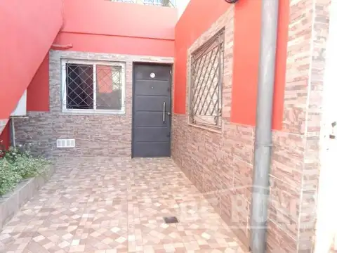 Troilo (calle 390) al 900