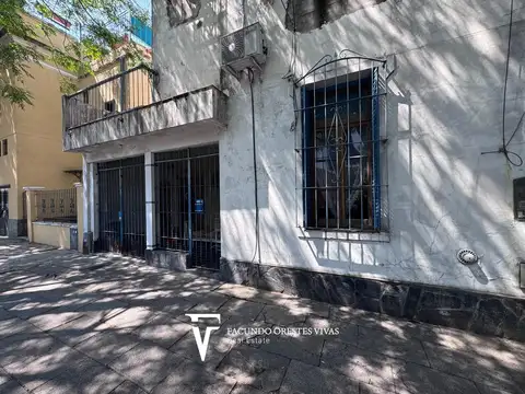 Casa 5 ambientes con 2 baños