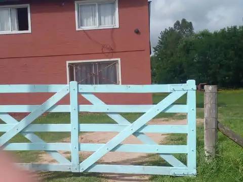 CASA EN BARRIO LA DOLLY II