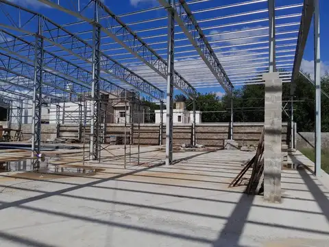 Av. Pres. Arturo U. Illia 2100