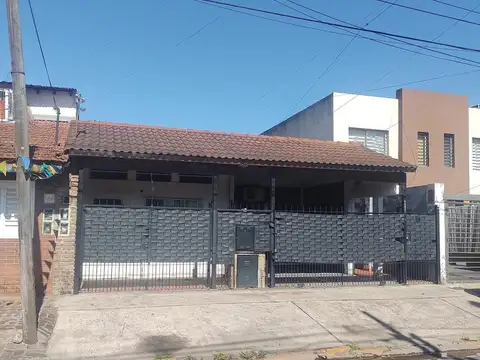 VENTA CASA MULTIFAMILIAR EN MERLO