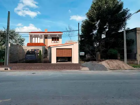 Casa-quinta de 4 dormitorios en Savio 826-Sta Rosa