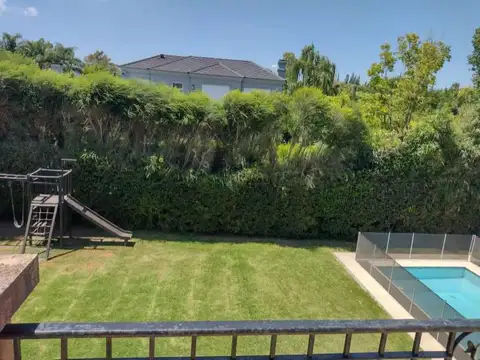 Excelente casa en San Carlos C.C  ubicada en cul de sac central, llena de luz y sol