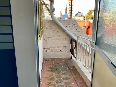 Depto Tipo Casa 4 ambientes con 2 baños