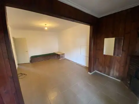 Casa 2 ambientes con 1 baño