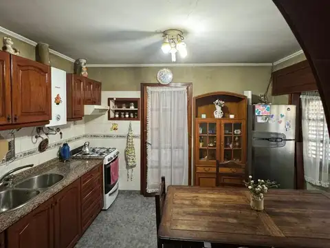 Casa 4 ambientes con 1 baño