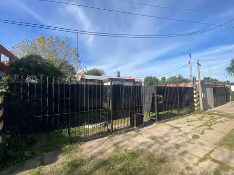 Casa tipo 3 ambientes en lote de 410 m2