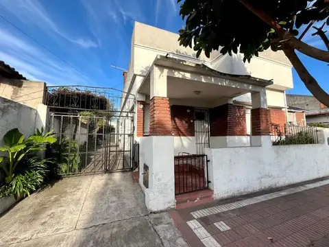 CASA 3 AMB EN VENTA CON QUINCHO Y TERRAZA