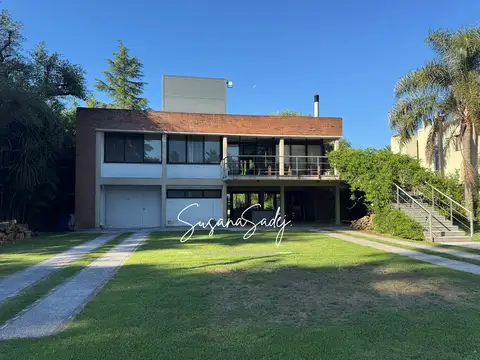 Casa 6 ambientes con 3 baños