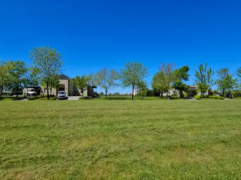 Venta lote terreno a la laguna Barrio Náutico El Cazal Escobar