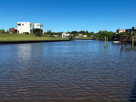Venta lote terreno a la laguna Barrio Náutico El Cazal Escobar