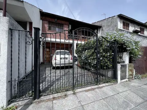 Casa - Venta - Argentina, VILLA SARMIENTO - MANUEL RICO 1022