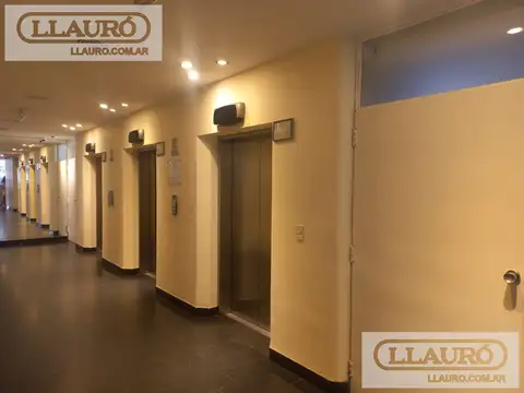 Oficina en Alquiler con 6 cocheras