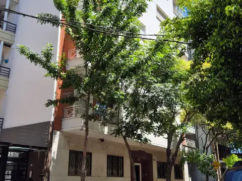 Muy Buen Departamento de 3 Amb Más Dependencia con Balcón a m de Av Maipú.