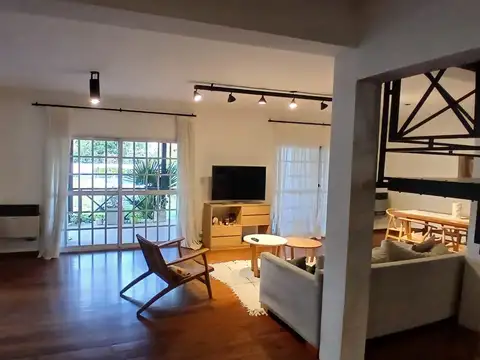 Casa 10 ambientes con 6 baños