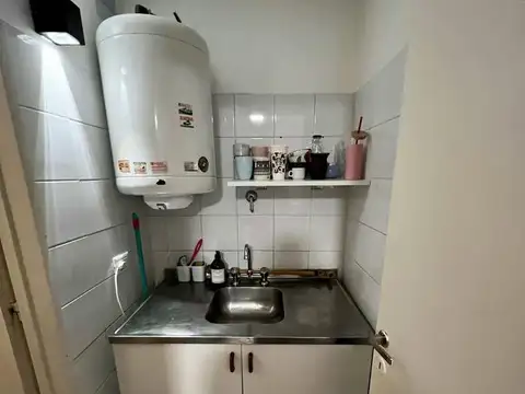 Oficina 2 ambientes con 1 baño