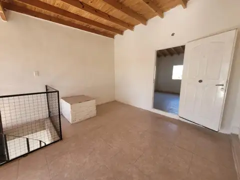 Casa 2 ambientes con 1 baño
