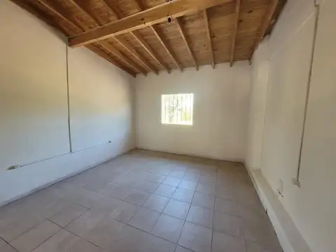 Casa en Alquiler con 1 cochera