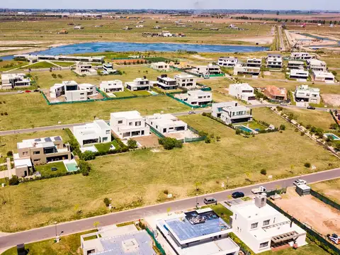 Terreno en Venta 20  mts Fondo