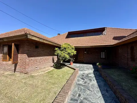 Casa en Venta en Centro (Campana), USD 325.000